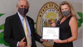 Senator Mike Gabbard receives award for making Hawaii Cruelty Free